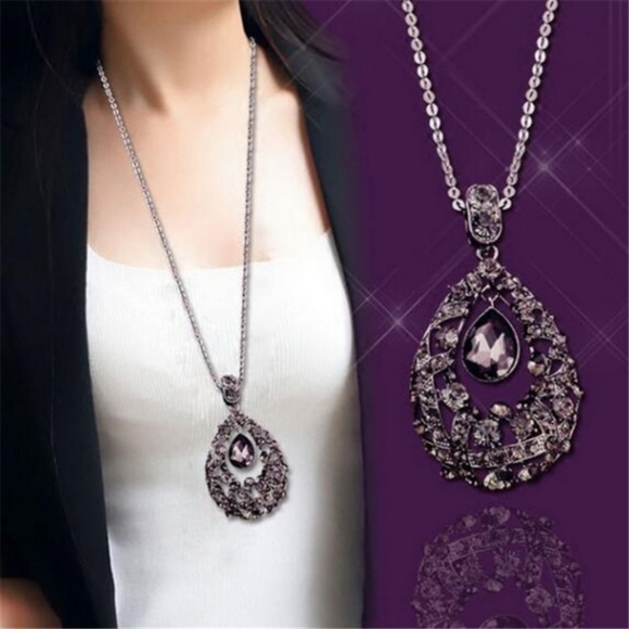 JoJos Jewelry Box Jewelry - New Crystal Pendant in Gunmetal Sweater Necklace